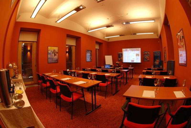 Ea Embassy Prague Hotel Ngoại thất bức ảnh