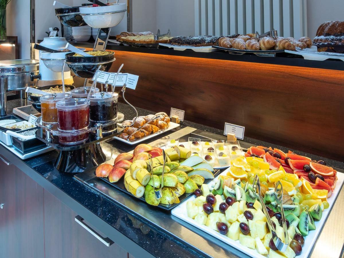 Ea Embassy Prague Hotel Ngoại thất bức ảnh