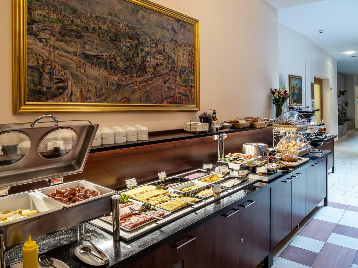 Ea Embassy Prague Hotel Ngoại thất bức ảnh