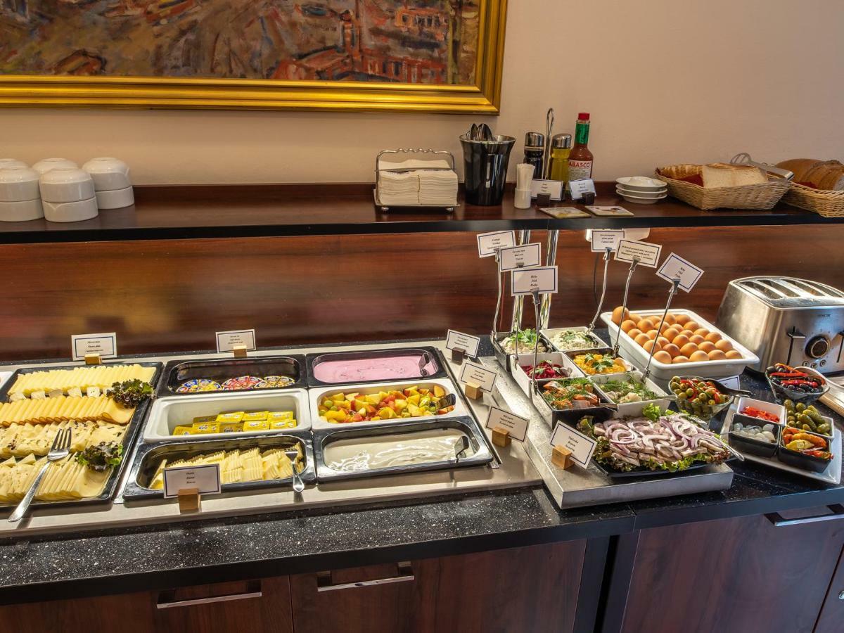 Ea Embassy Prague Hotel Ngoại thất bức ảnh